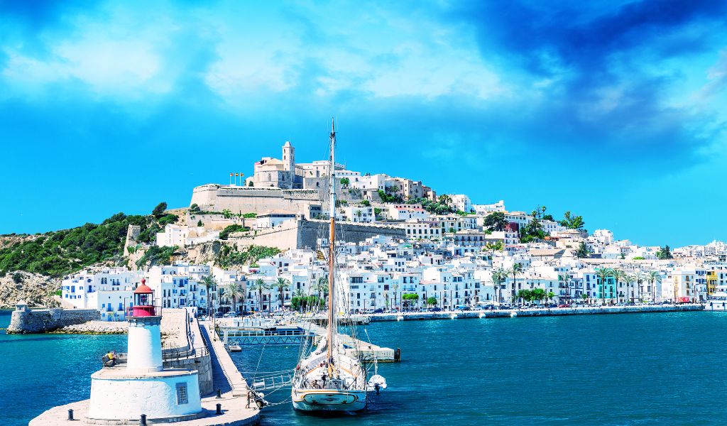 Exploring the White Isle: Your Guide to Ibiza
