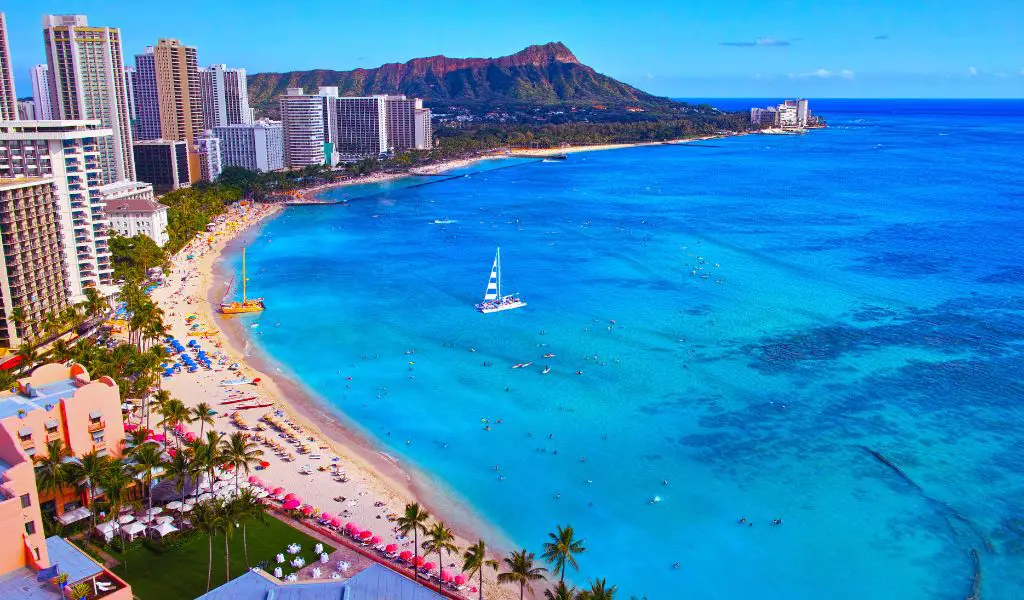 Discovering Oahu: Hawaii's Tropical Paradise Explored in Detail