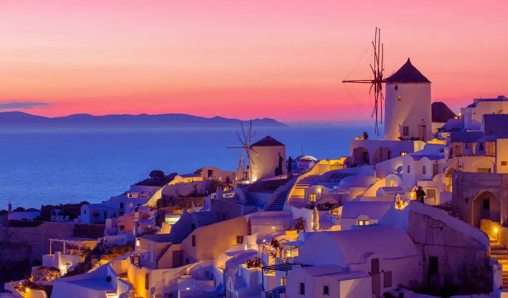 The Ultimate Guide: How to Avoid Oia Sunset Crowds