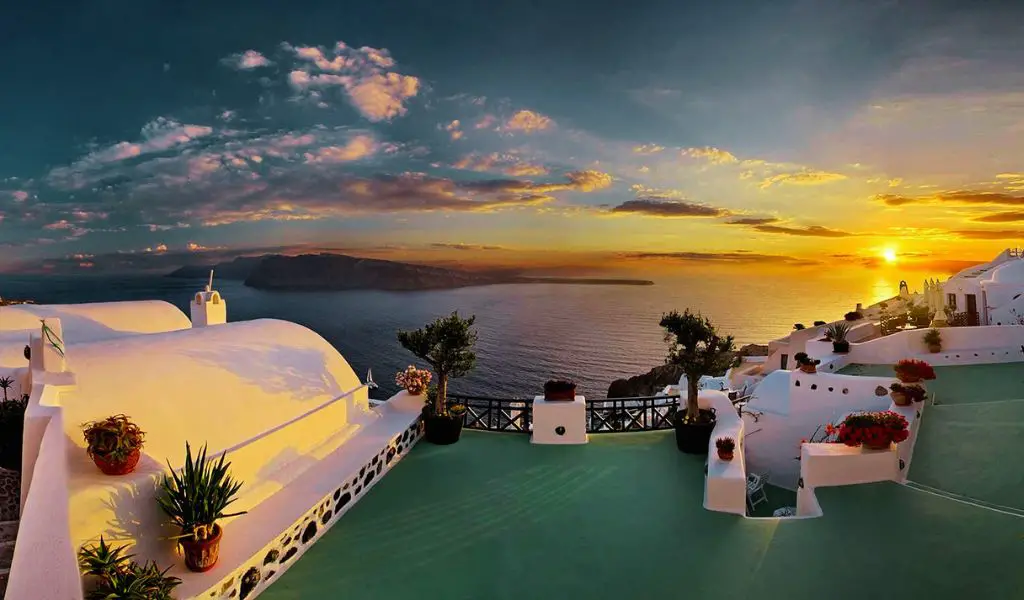 The Ultimate Guide to Restaurants with Oia Sunset Views: Must-Visit Spots for a Magical Evening